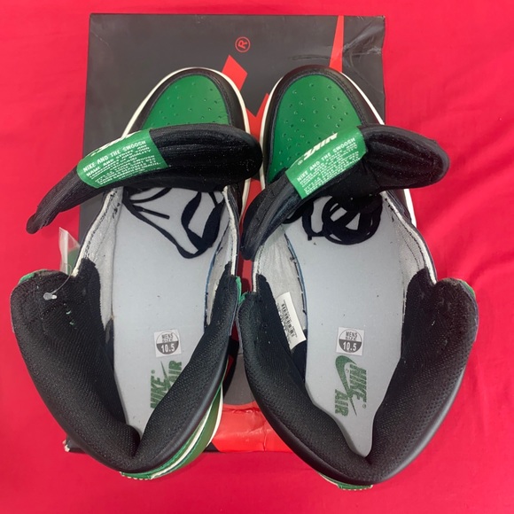 Brand New Air  Jordan 1 Retro High OG Pine Green 2018 SIZE 10.5 - Picture 1 of 6